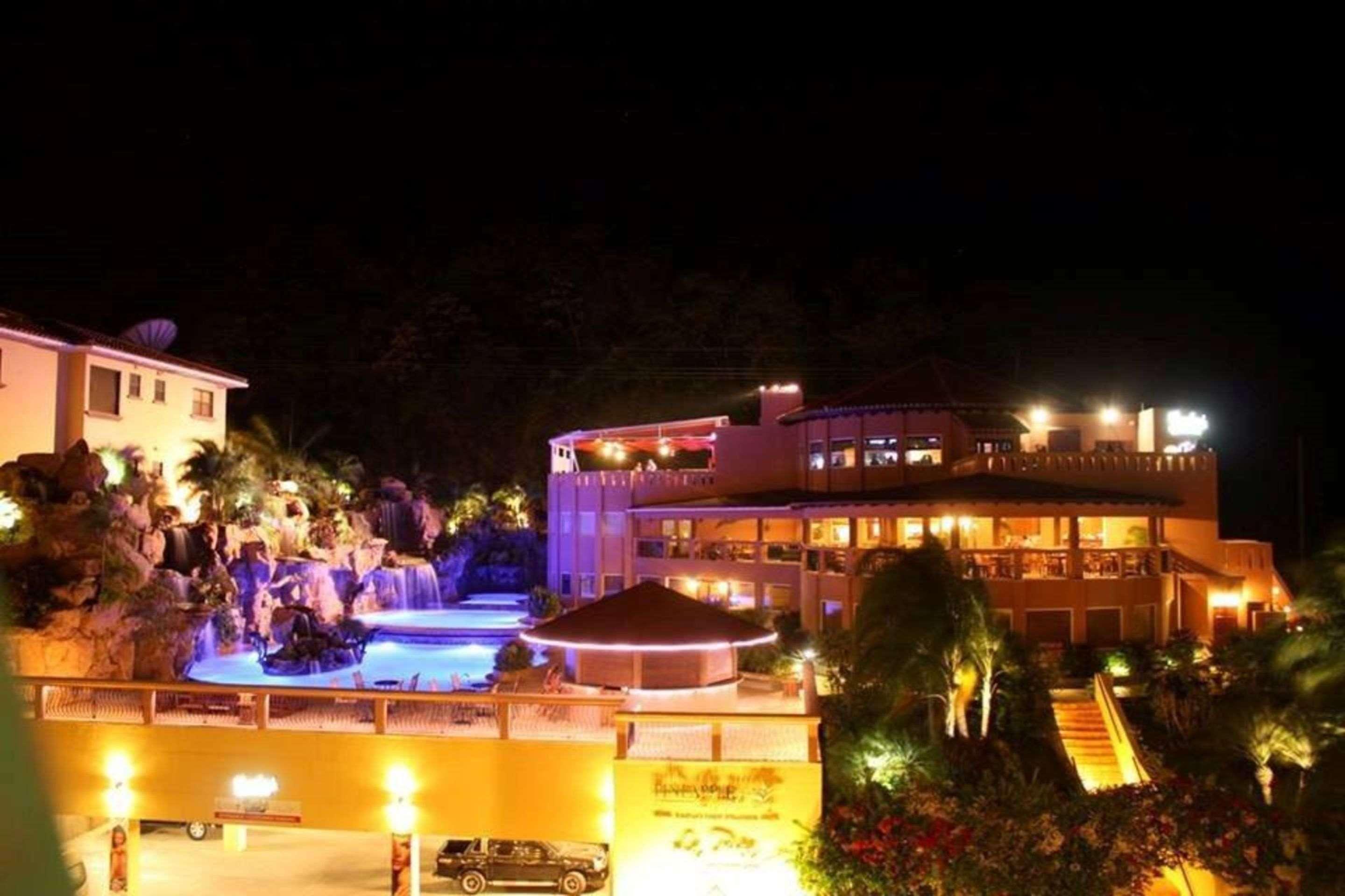 Clarion Suites Roatan At Pineapple Villas French Harbour Exterior foto